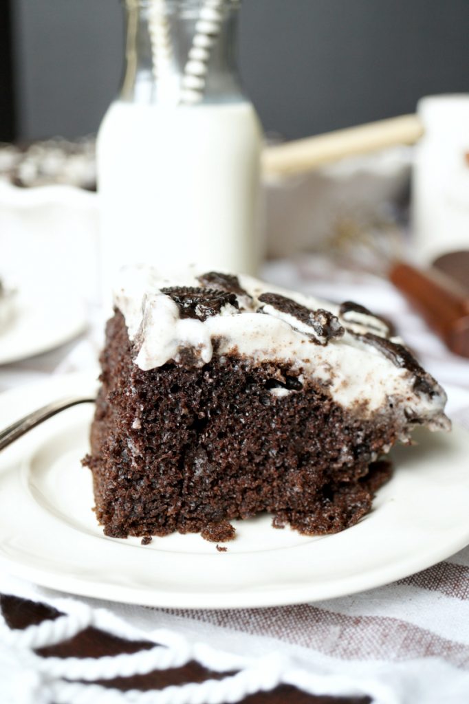 cookies and cream Oreo poke cake - The Baking Fairy