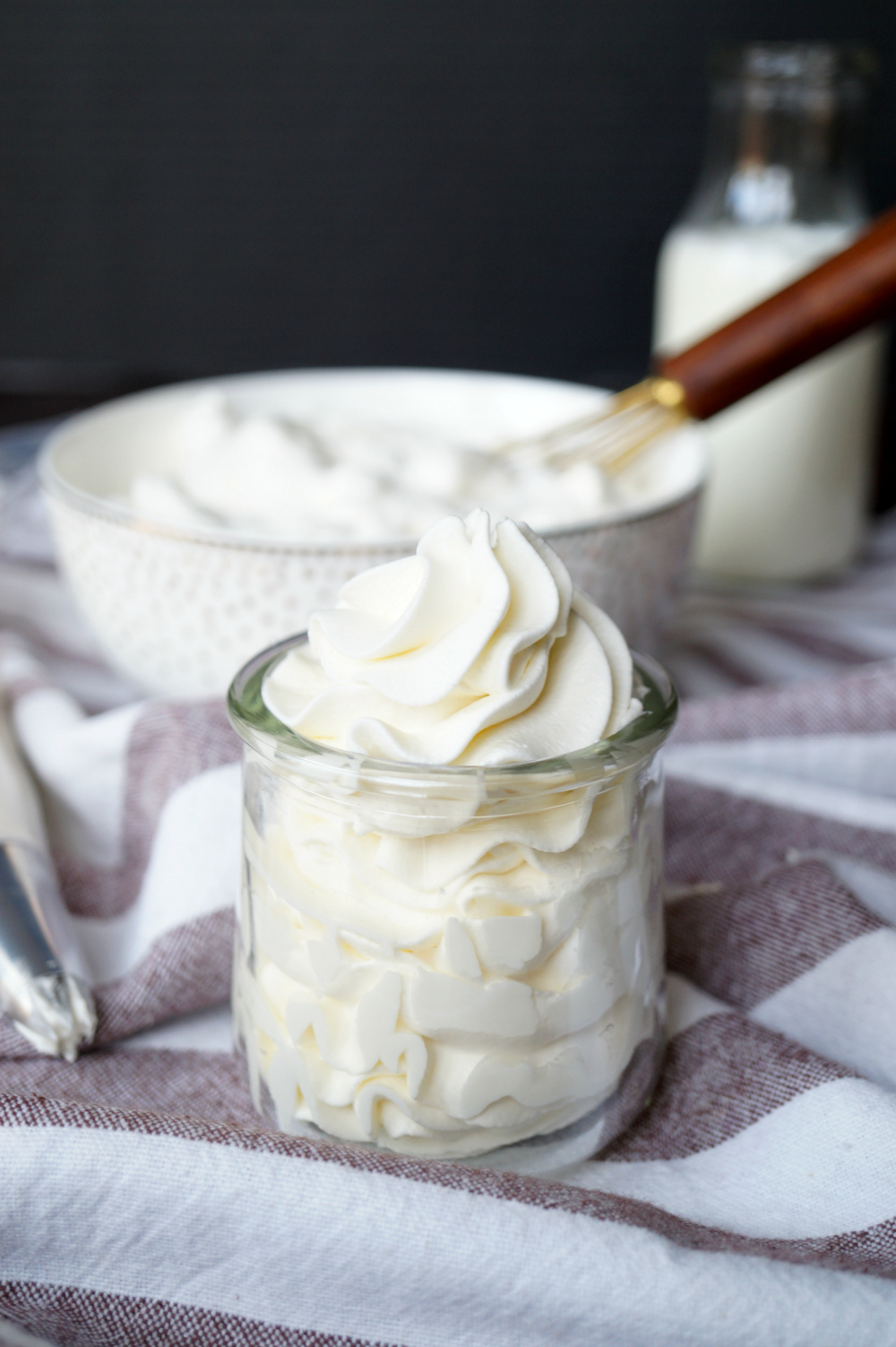 Easy 5 minute 4 Ingredient Recipe for Stabilized Whipped Cream