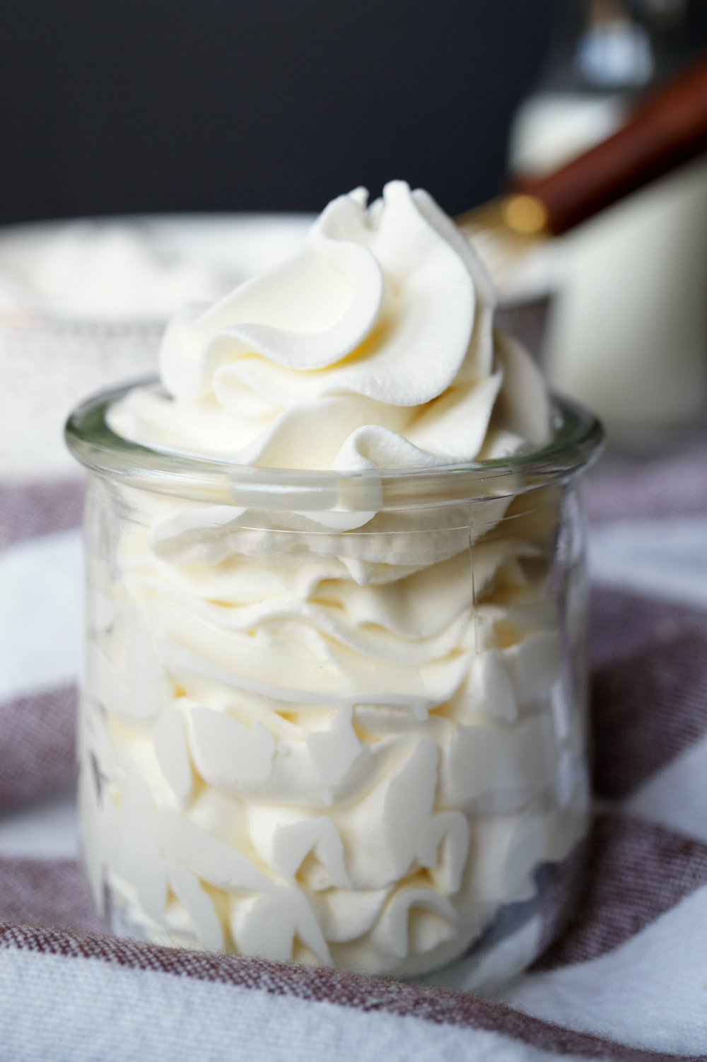 the easiest stabilized whipped cream - The Baking Fairy