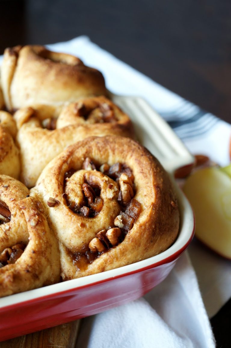 vegan apple pie cinnamon rolls - The Baking Fairy