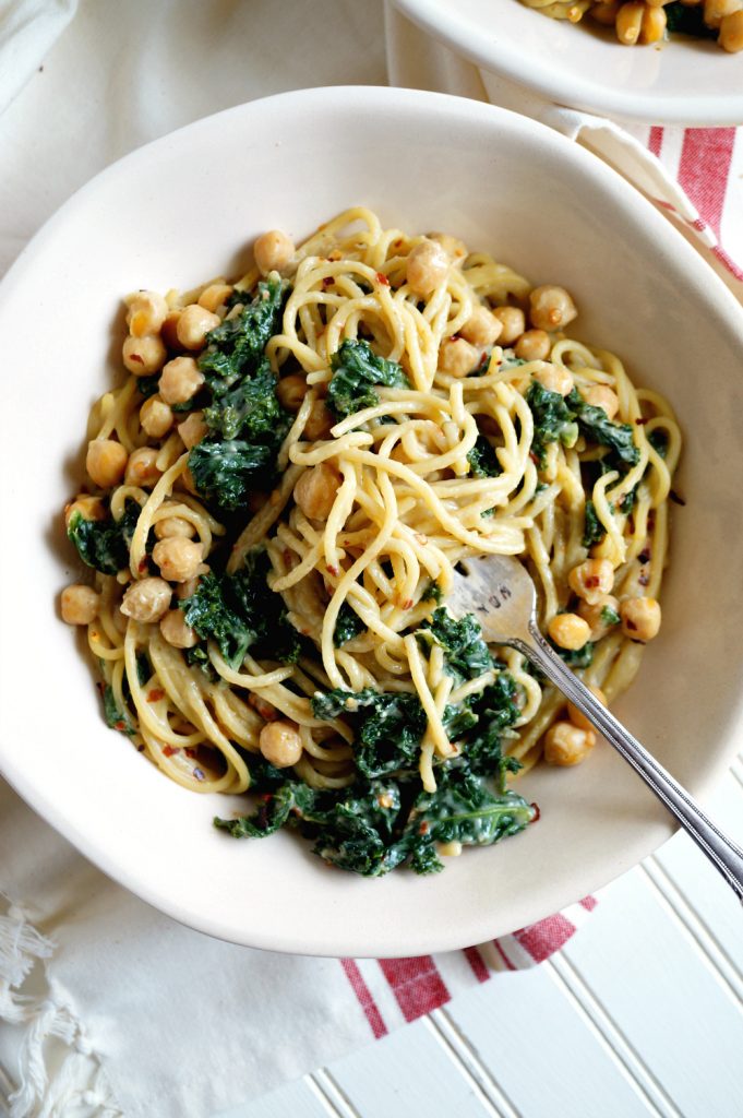 creamy vegan kale & chickpea pasta - The Baking Fairy