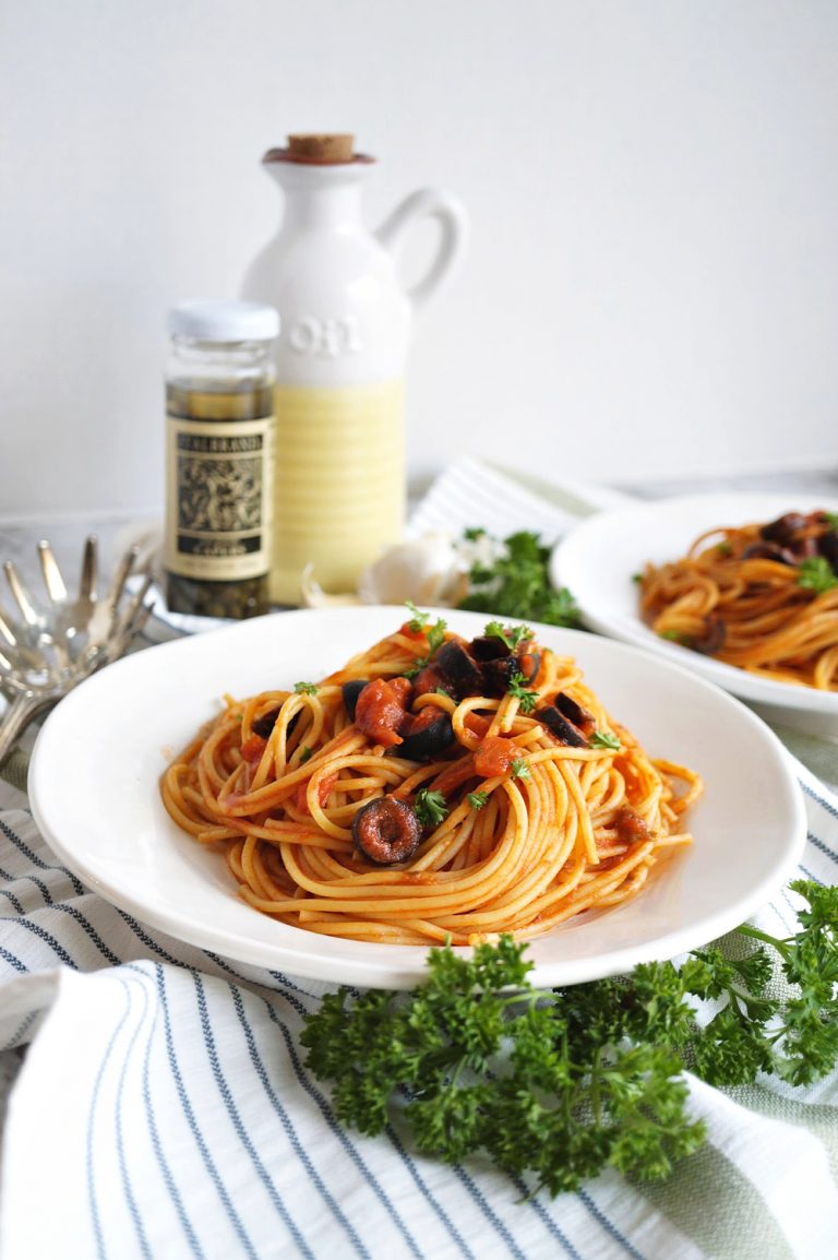 Simple Vegan Pasta Puttanesca - The Baking Fairy