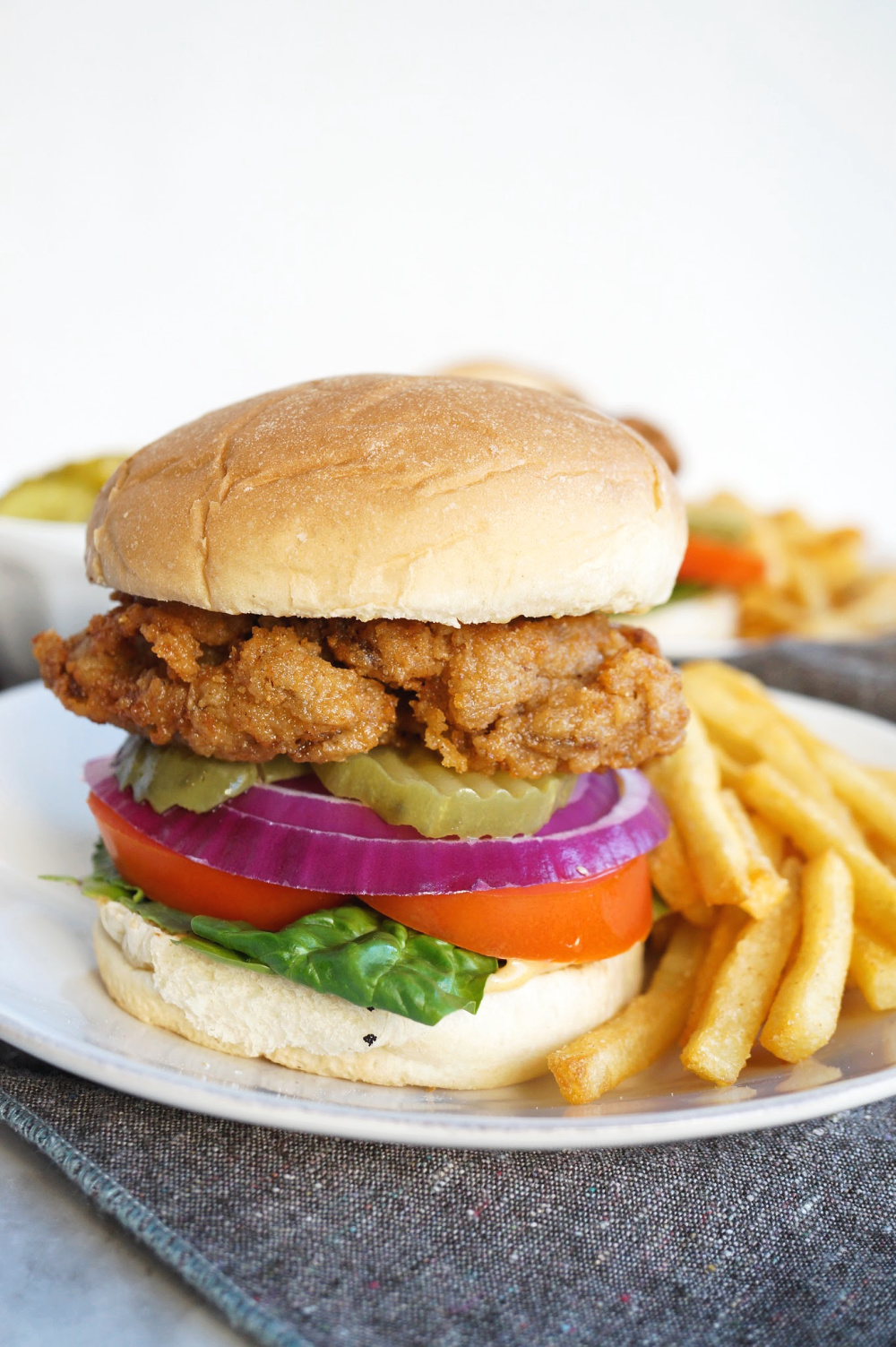 vegan fried chick'n sandwiches {made with oyster mushrooms} - The ...